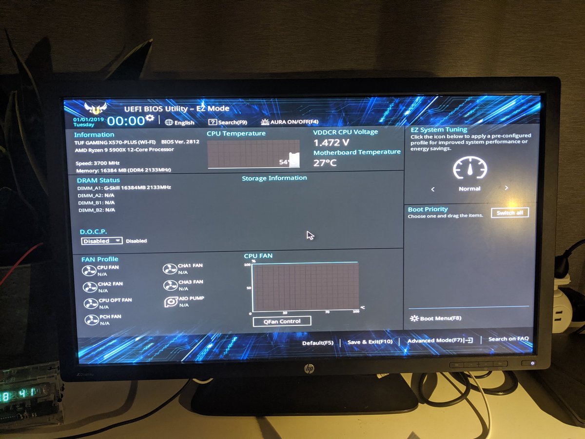 nakatoio's tweet photo. And finally we get to the anticlimactic end of... a system that boots.  I honestly have touched enough SPI flash chips that the majority of this was boring, but doing this with something not old/cheap was a bit nerve-wracking. https://t.co/JzmCy9x3mr