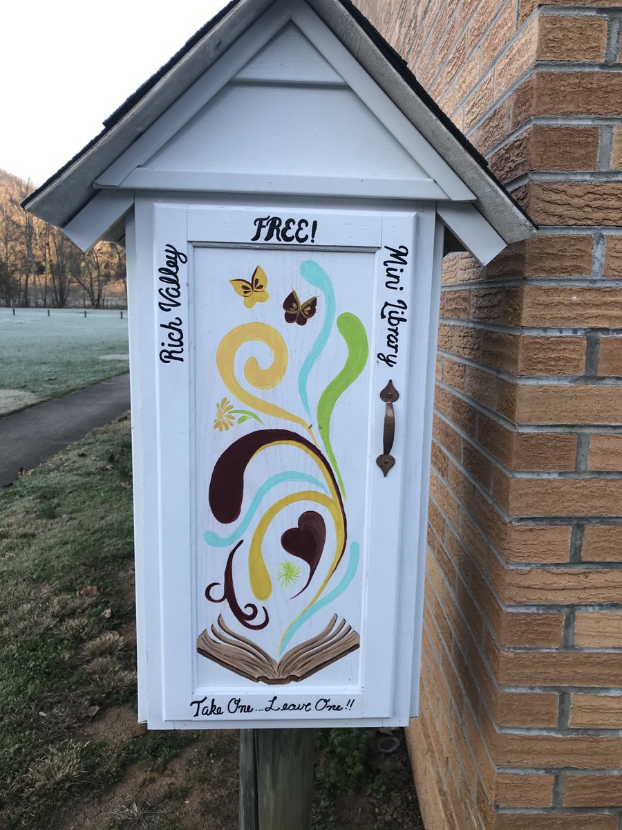 RichValleyEl's tweet photo. Come share a book with us!  Thanks Larry and Tyler Gillispie.  You did a great job on this!! https://t.co/4RgWygbvPI