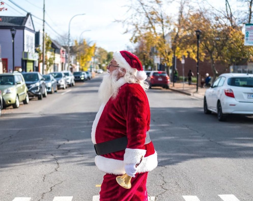 haveitallAV's tweet photo. W O L F V I L L E ‘ S night of lights is taking place Nov. 28th! They'll be featuring local spots to pick up the perfect pressies, stocking stuffers, thank you gifts and treats on their social media until then!

Give them a follow! @TownofWolfville https://t.co/ROFIzOPoro