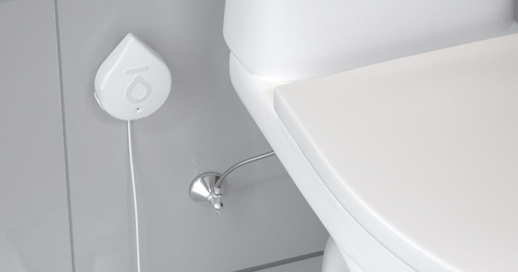 HomeServeUSA's tweet photo. The newest must-have #HomeDevice? Leak Detectors. Here's how to pick the best one for your #home: https://t.co/lMPfvRarZk 💧💧💧 https://t.co/dq8Exm7qGj