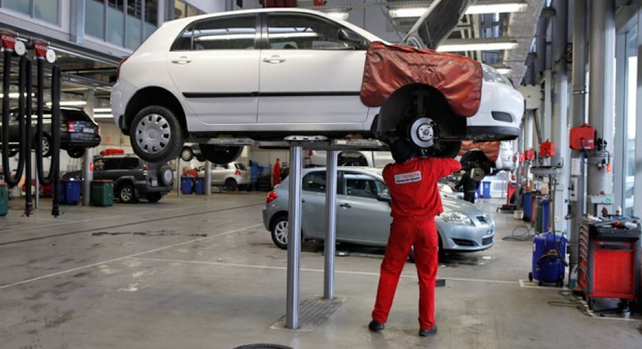 SamstoneAllen's tweet image. $49.95 FALL MAINTENANCE SPECIAL! Includes lube and filter change, multi-point inspection, check all fluid levels, inspect and clean tires, and tire rotation. Take advantage of this online offer before your holiday trip! #CarMaintenance  KwikKarNTX.com