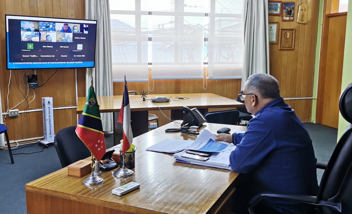 AlcaldeDeAncud's tweet photo. Al iniciar esta jornada presidiendo el COE comunal, para coordinar de manera conjunta con todas las instituciones y organizaciones civiles, cómo abordar la cuarentena en nuestra comuna.
➡️https://t.co/pbq7LiZPQ9 https://t.co/gY9lZtKtvz