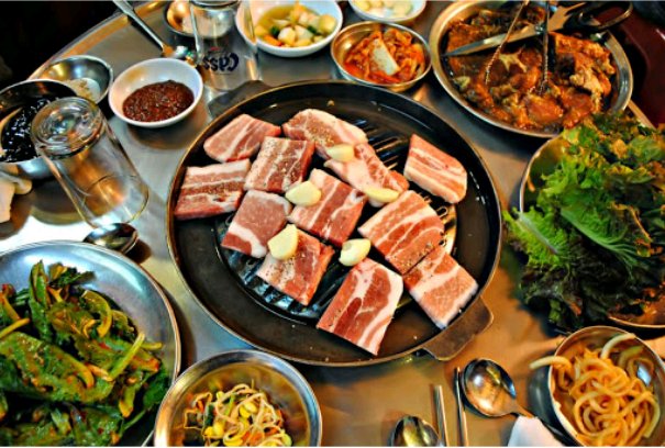 [THREAD]KOREAN POP CULTURE – International Trade & The Government’s Support Sejak K-Pop dan Drama Korea populer di banyak negara, ini dinilai berdampak cukup signifikan pd perekonomian South Korea.Kali ini kita spill dampaknya pd ekonomi dan bentuk support pemerintah Korea.