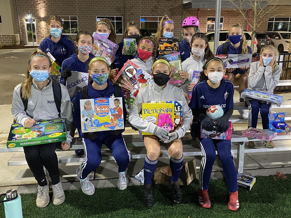 ejtommo's tweet photo. Thank you 08 and 07 ECNL girls and our amazing managers for organizing another great community service event. Each player donated a toy for  @ToysForTots_USA #giveback https://t.co/dcPfv3CO98