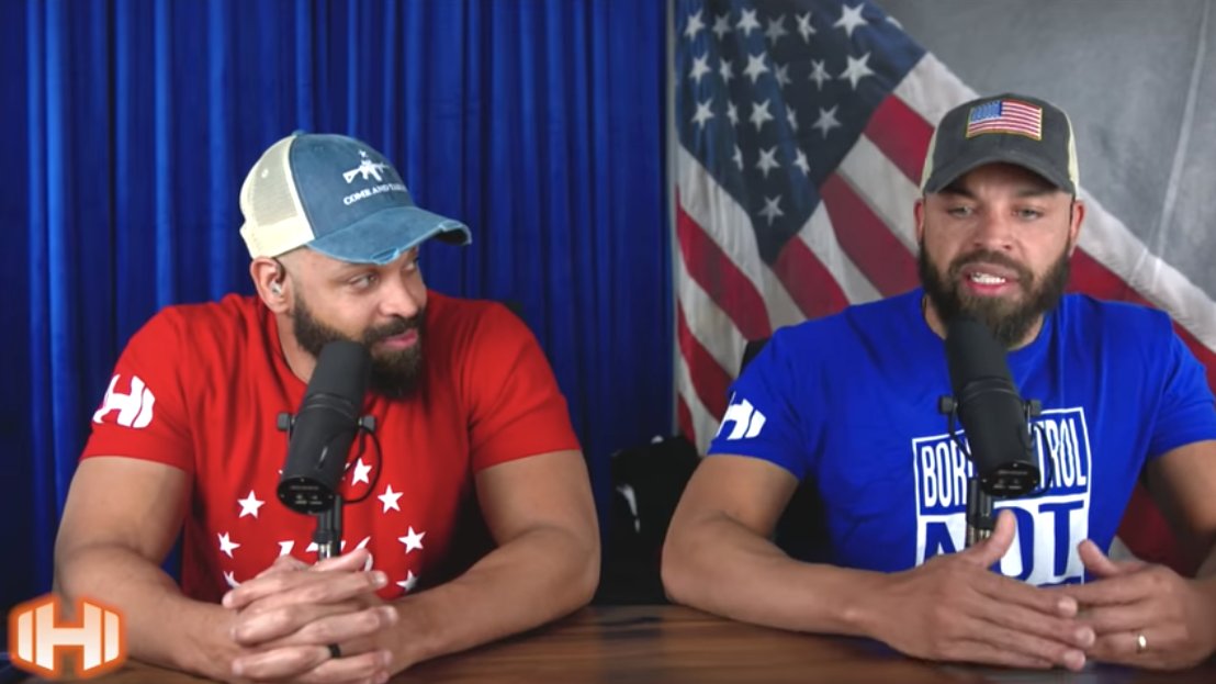 nieuwsgier's tweet photo. These guys are so fucking funny βΒ if there's one show I never miss to follow what's going on, it's this one!
Holland saluts you, @hodgetwins!
#damngoodshow https://t.co/Wysu4vjamd