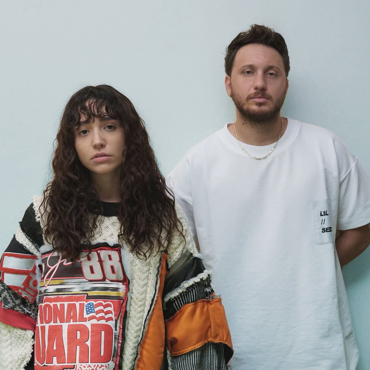 .@anilpiyanci ve @zeynepbastk hikayelerine devam ediyor. Beraber seslendirdikleri sevilen şarkı Bırakman Doğru Mu için yaptıkları ikinci şarkı şimdi Spotify’da.✌️ → https://t.co/yopgnN6xgL https://t.co/TDhHYm6MxV