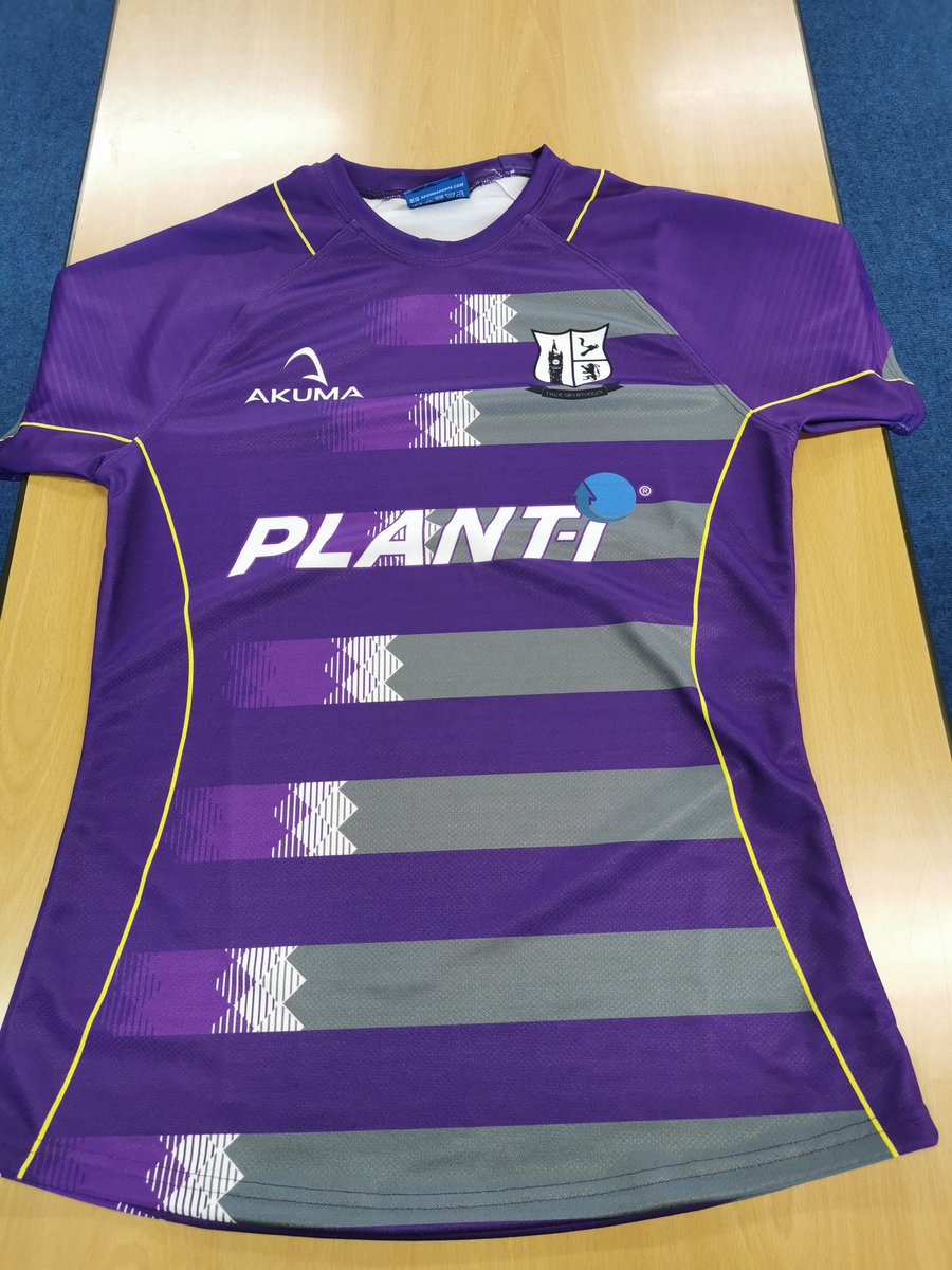 AGHyddgenPE's tweet photo. New kits at Ysgol Bro Hyddgen have arrived ready for the time we play next! 🏉🏉 On behalf of the school we'd like to thank the sponsors for their contribution! @BroHyddgen @plantiltd @centre_alt_tech @cambrianrailwaypartnership https://t.co/eIbCwdlmo4