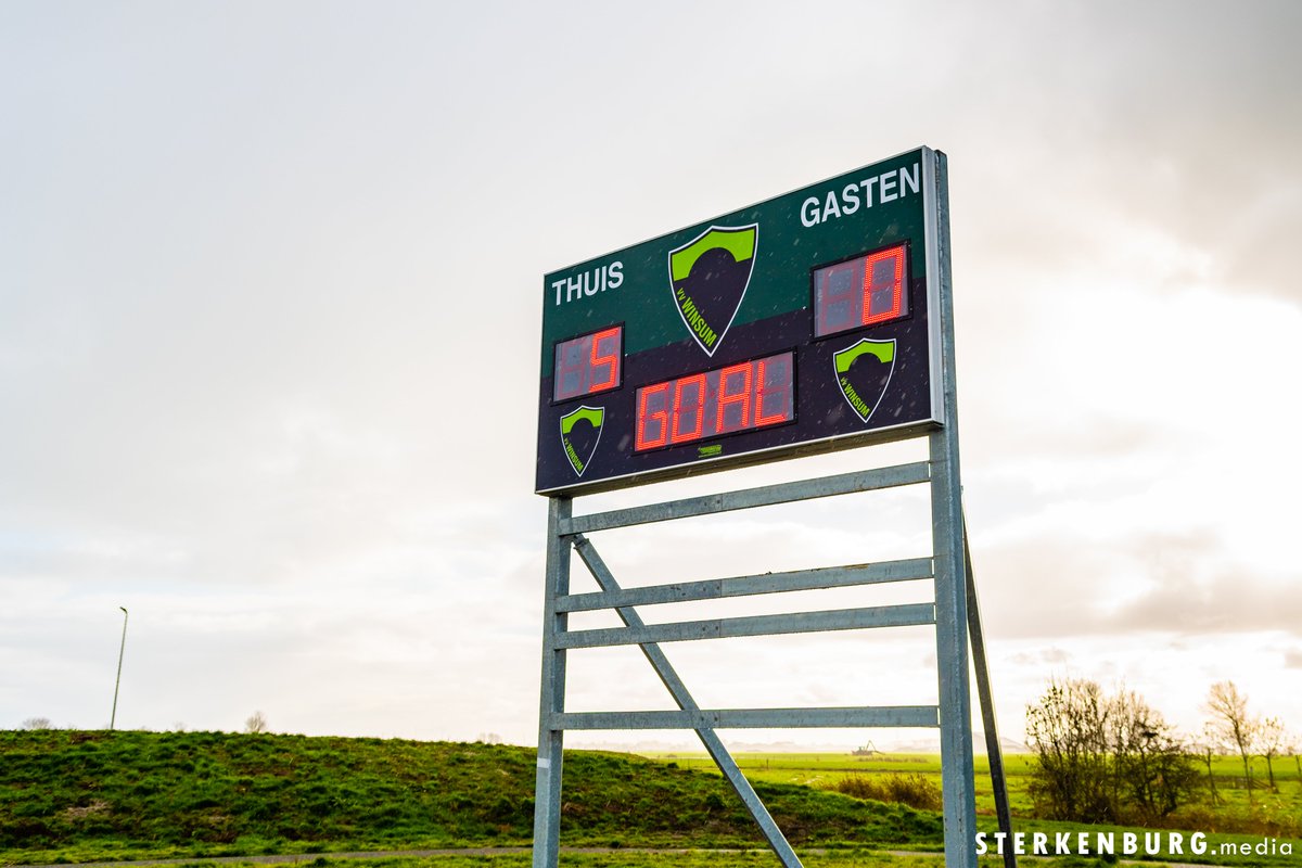 Goal!

Vandaag is het nieuwe scorebord geplaatst. Met dank aan Kamphuis Metaalwerken en de Wierdastichting!

Foto: <a href="/sterknburgmedia/">Sterkenburg Media</a>