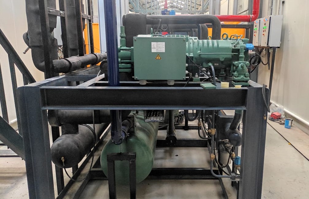 BITZERGroup's tweet photo. #Apples are said to be really beneficial for our #health. Our BITZER #technologies in #coldstores guarantee safe storage – so you can always hold a fresh apple in your hand. 22 #coldrooms of Firdoos Cold Storage in #India were recently equipped with BITZER #screws. #HVACR https://t.co/XeJ5XmRZeP