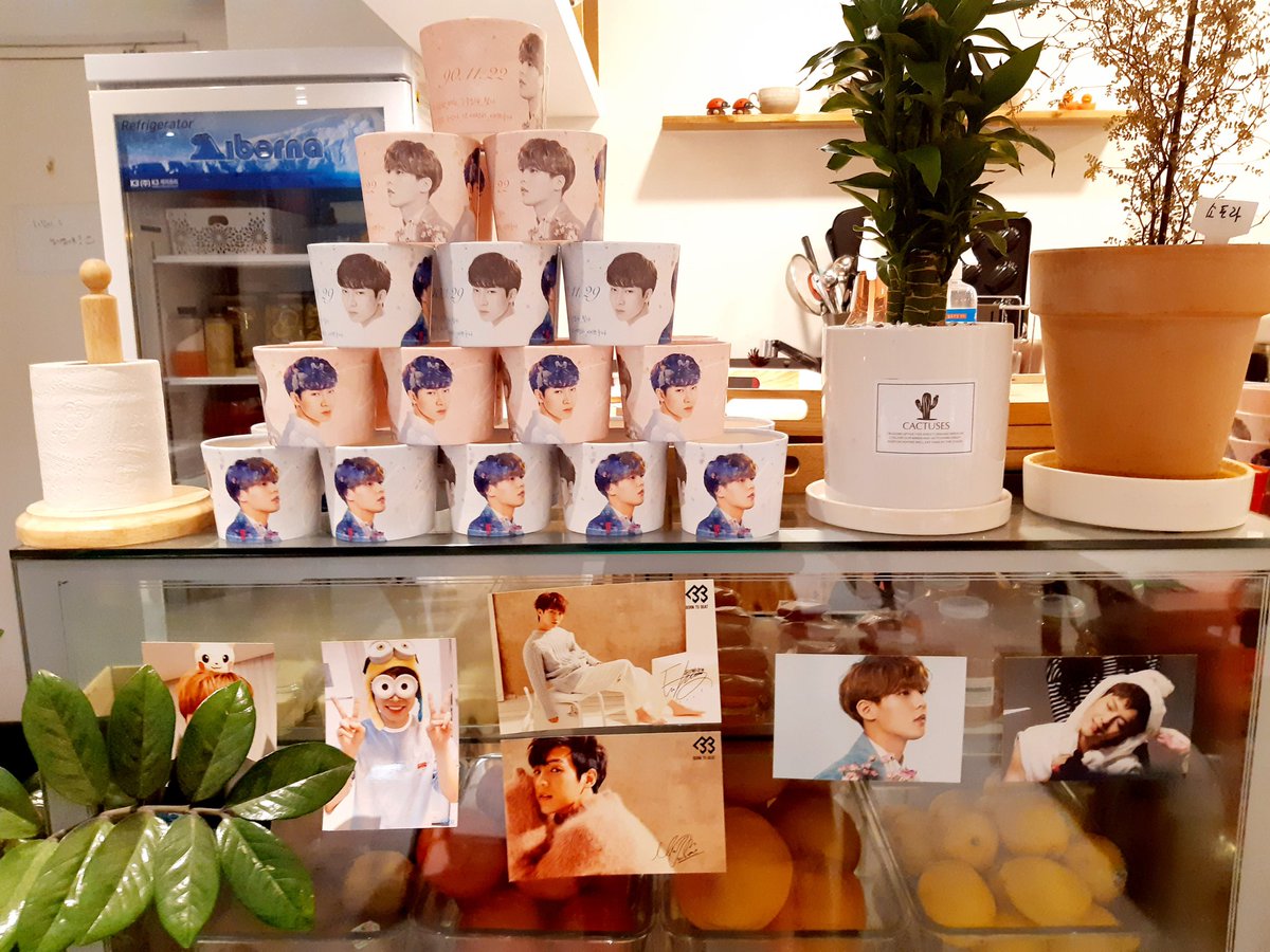 BtoBs_memory's tweet photo. 💌부산 카페라온 공지사항💌

카페 한켠에 나눔존이 설치해져 있습니다❣

한 도안당 하나씩만 가져가 주세요❗

나눔존 뿐만 아니라, 
예전에 카페라온에서 했던 컵홀더들과 
@sell_BTOBgoods_ 님이 지원해주신 구공탄 소봉투와 서은광 온콘 티켓세트🎟도 소진시까지 지급되니 많이 와주세요💙 https://t.co/GDLiVBjnAI