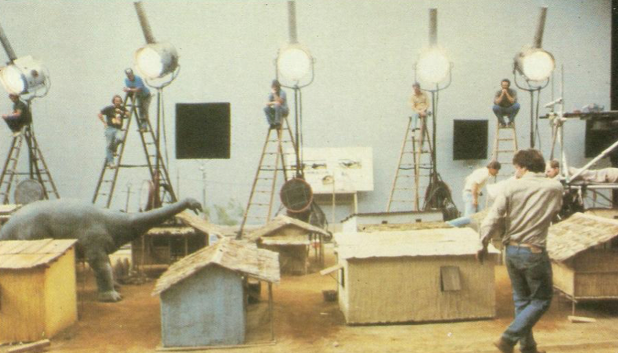 Filming with miniatures was done in California, not the Ivory Coast where principal photography took place. It was wet in Africa, which was not great for the puppets (the river water dissolved the latex) & the sets were often invaded by poisonous snakes.