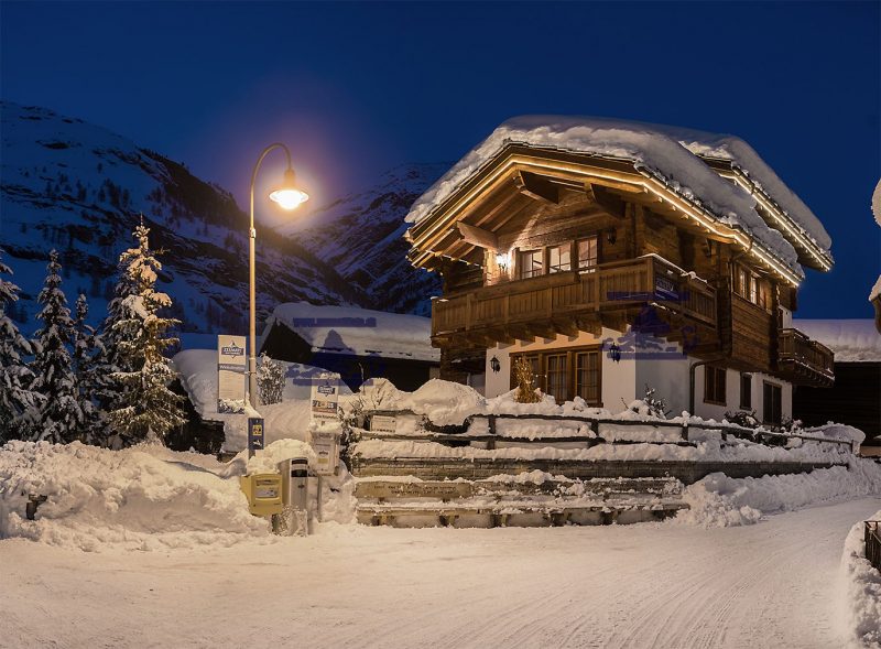 marilyn_perren's tweet photo. You want to spent #Christmas in the Swiss mountains - get in touch with us for our 4-bedroom appartment in #Zermatt  #WhiteChristmas #Chalet #Travel #snowfall #skiing just get in touch with us 00352 6613920 10 https://t.co/qlvaSVt8us