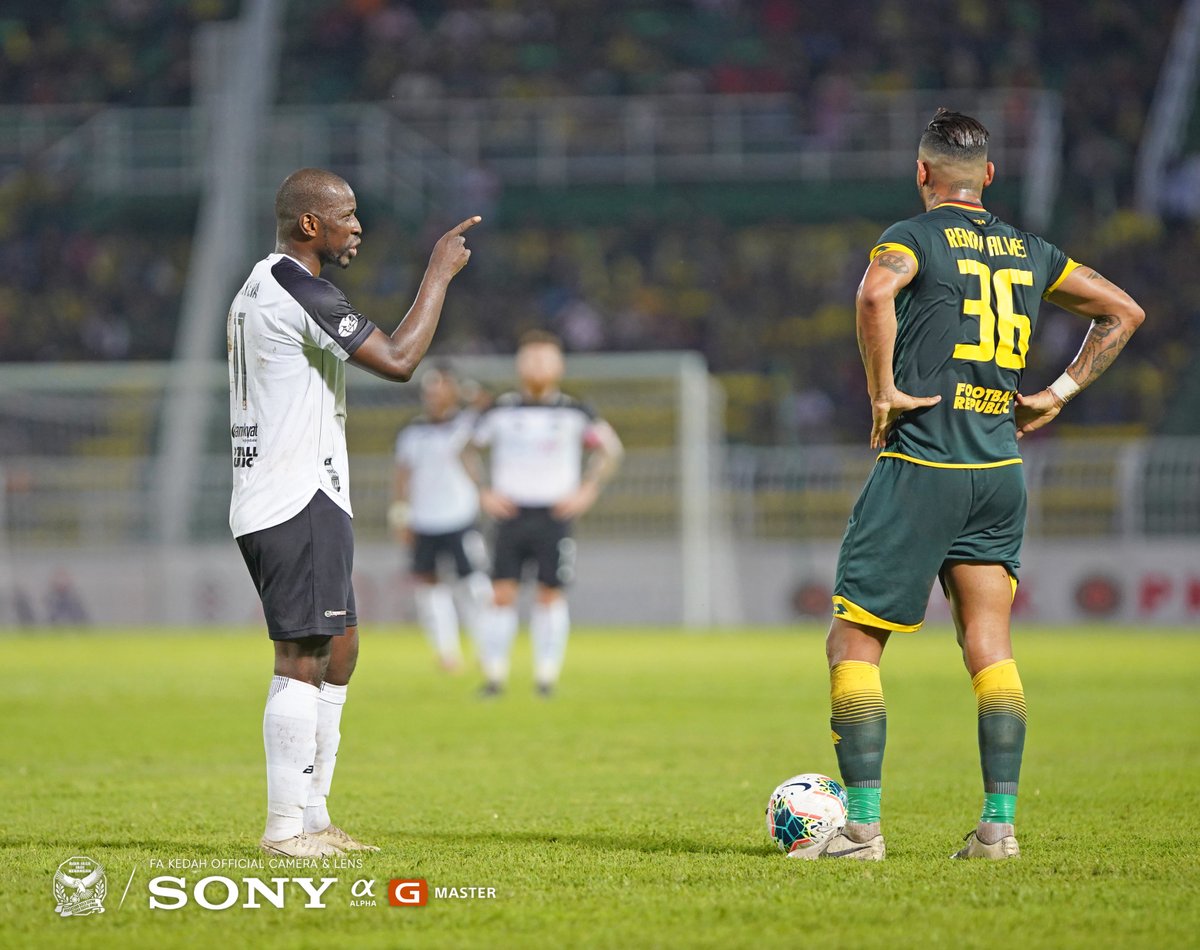 official_kfa's tweet photo. ๐ฉ๐๐ฅ๐ง๐จ๐๐ ๐๐๐๐-๐ข๐๐ ๐๐๐๐๐ ๐ Terengganu Football Club
Nak menang pusingan pertama, berpeluh jugak aih lawan set nelang ni, teruskan serangan pusingan kedua!
SERANG di page Kedah & @FCTerengganu !
Retweet post @official_kfa !
#KedahFA
#VirtualFaceOff
#KEDTFC https://t.co/b2tG8NiWxq