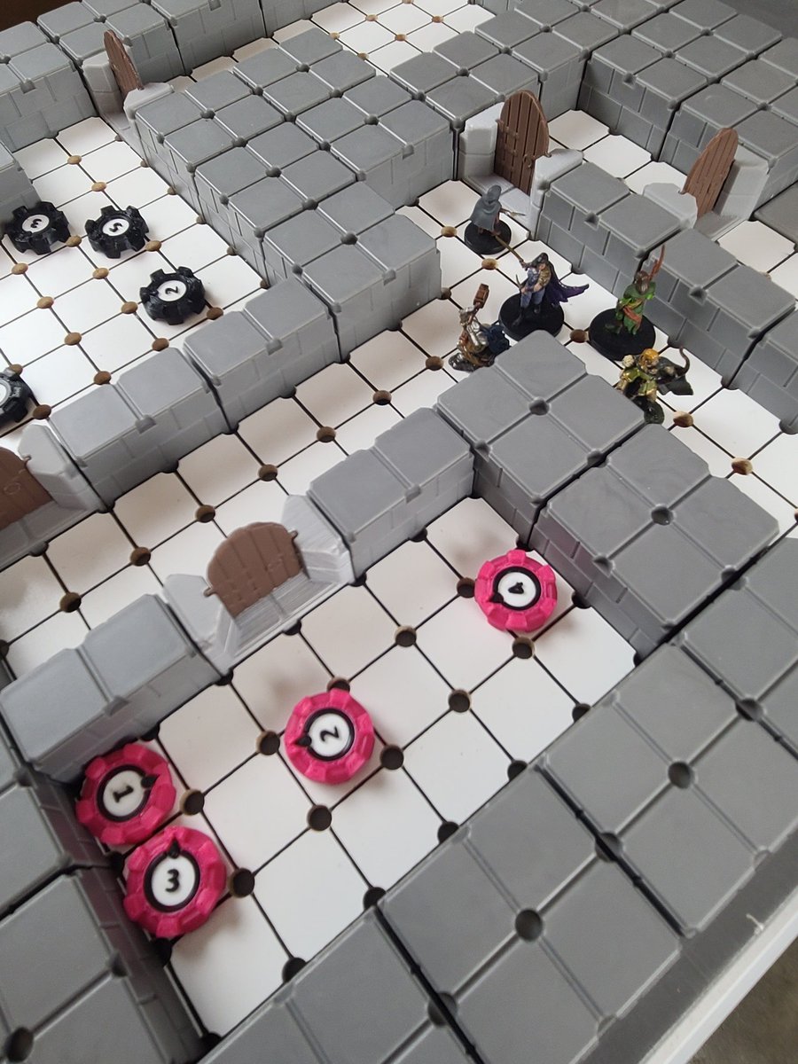 BattleboardGame's tweet photo. Great night for some Dungeons and Dragons! Who all has a game this weekend? Stay safe and sane! https://t.co/4angzGySCy #dungeonsanddragons #tabletopgames #tabletopgaming #dungeonsanddragonsminiatures https://t.co/3umKppYbJj