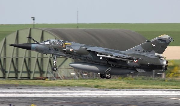 benoit51390's tweet photo. [Point technique #champagne]

Cela fait pas mal de temps que je n'ai pas fait de #Thread⤵️

➡️ Le mirage

Ah ah ah, je vous les #avgeeks militaire, non non, je ne vais pas parler de F1CR , comme ceux qui étaient basés à #Reims !😀⤵️

#BA112 https://t.co/KfSqTdglRf