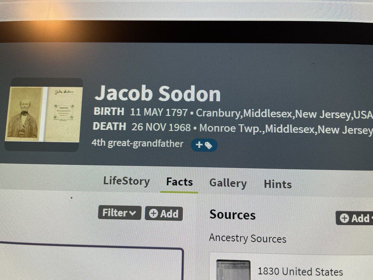 HalBotz's tweet image. TFW you find out your 4th Great Grandfather was a vampire