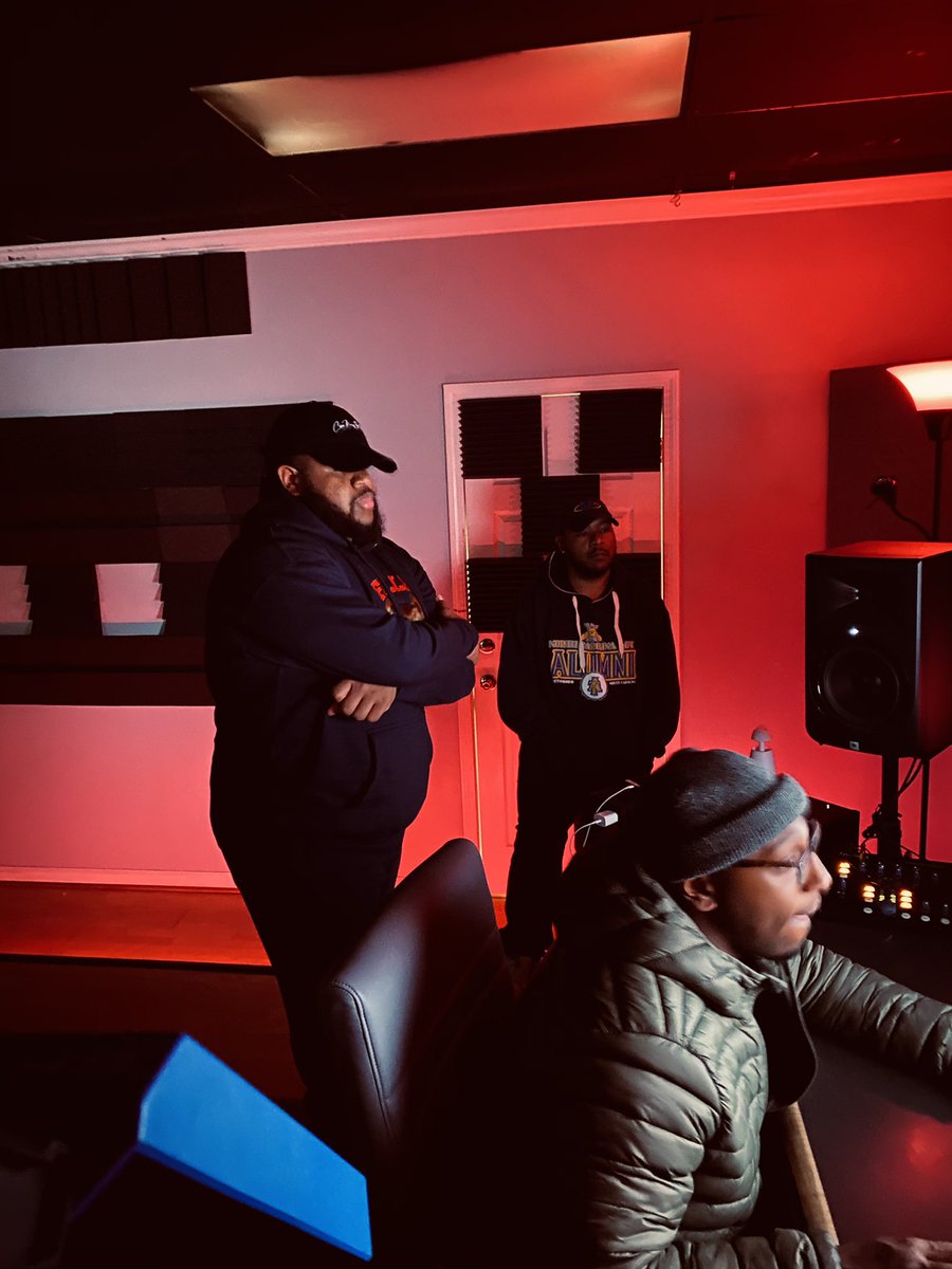 DJDoubleA_336's tweet photo. Locked in! 💪🏽🔥 #RNBShxt #NC 

New heat coming from the bro @TrezFalsetto 🤫 https://t.co/8ERZonQiKh