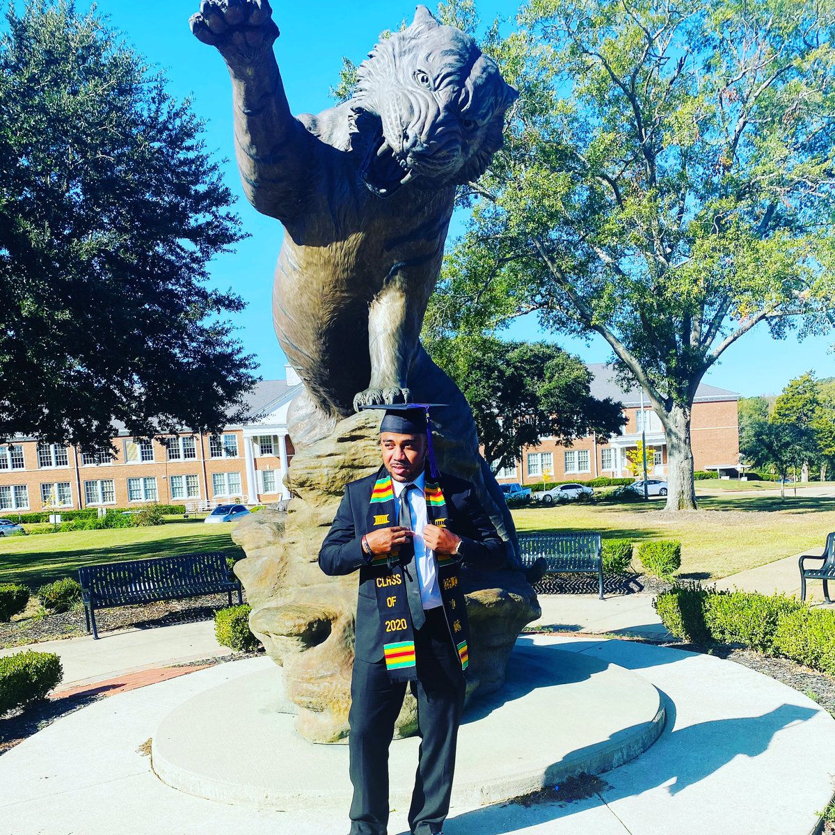 g5_cameron's tweet photo. Don’t give up Youngboy that finish line is just ahead, trust the process, that victory feels way better than defeat 🎓🦍 https://t.co/jXDVOliJbU