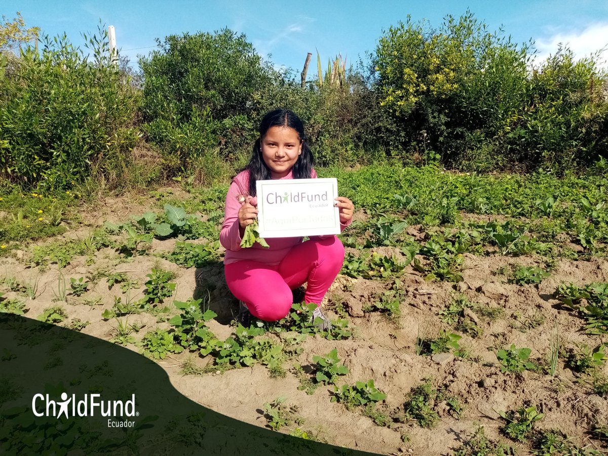 ChildFundEc's tweet photo. Niños y niñas nos siguen llenando de esperanza con sus sonrisas y alegría💚. Sus huertos familiares les han brindado alimentos saludables, más tiempo con su familia y un pasatiempo en donde han aprendido constancia, paciencia y amor por la naturaleza. #DíaMundialDeLosNiños https://t.co/7NEkT7Ichn