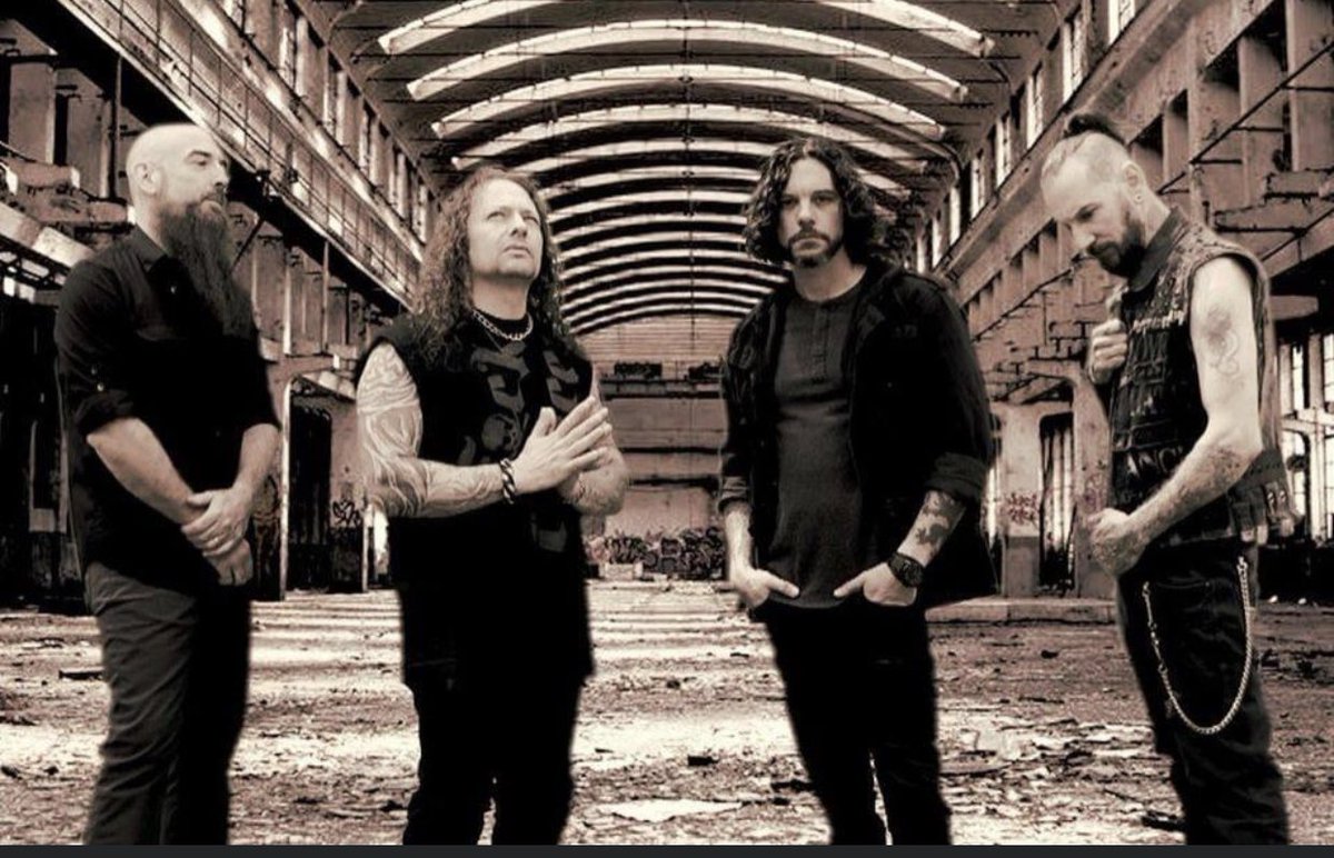 MetalMommaVA's tweet photo. TGIF Lord @GrantRandom 🤘🏻🤘🏻 It’s another gorgeous day here in VA, I’m really wanting to hear #Insidious by my faves in @anygivensinband 🔥🔥 It’s not easy being a peasant, help a loyal subject out on @SXMOctane would you?  #Biguns #AnyGivenSin #LordRandom https://t.co/pLji1kyyWN