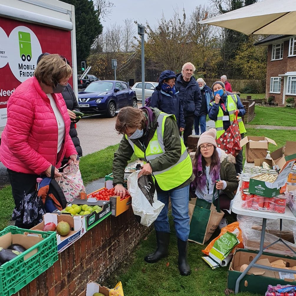sbilliald's tweet photo. Brilliant first outing for @Midsurreycf in #Pixham. Reducing food waste, helping food poverty, bringing communities together. Such an amazing project & now on my doorstep once a week! Spread the word - 2pm every Friday. Bring a bag & a mask. Take what you need, give what you can https://t.co/HgtyplKNZn