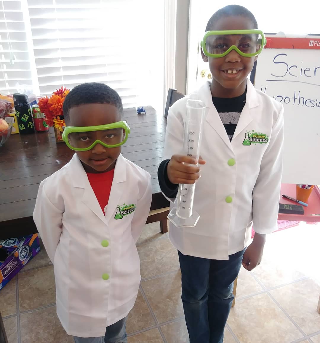 HomeschoolPower's tweet image. Homeschool Science 🔬! 
#homeschool #homeschoolscience #lab #science