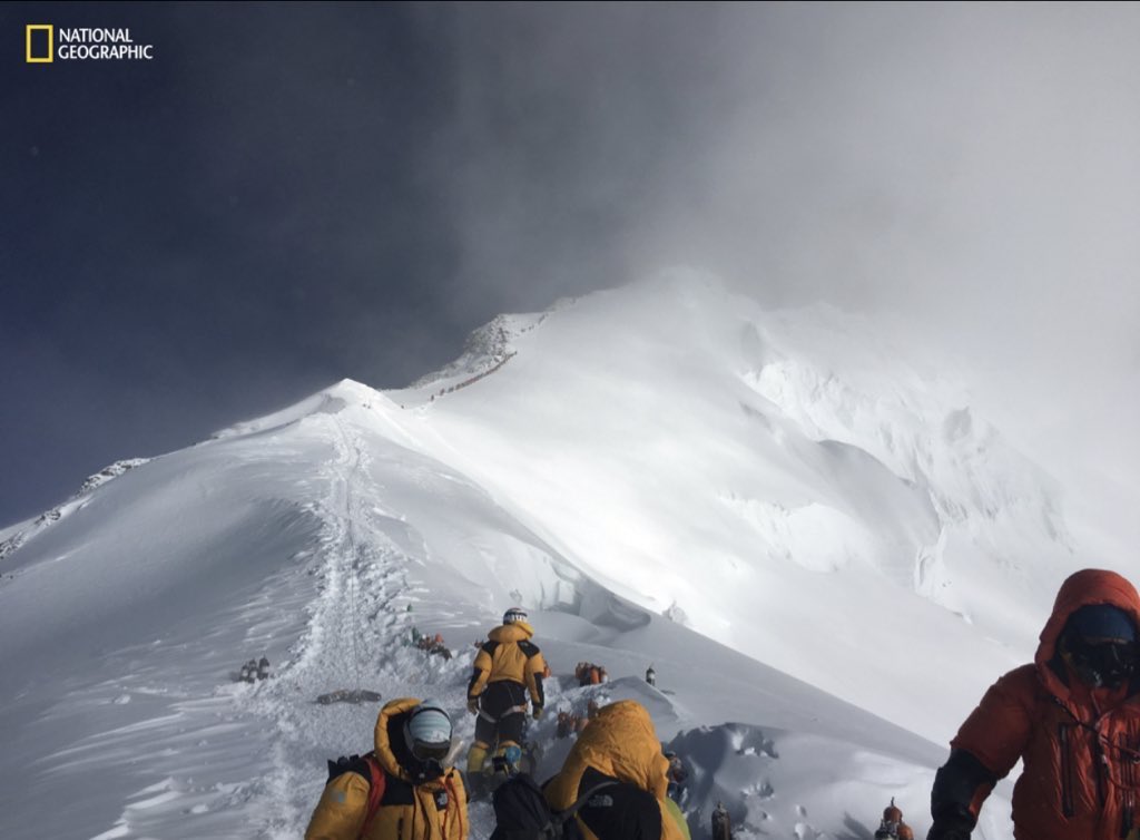 Our new paper has identified the highest recorded microplastics ever found on Earth, near the top of Mt. Everest! 🏔⬆️
 
Microplastics were identified in every snow sample, with up to 70 microplastic pieces per litre ❄️ 

Find out more 📎: bitly.ws/aCIR