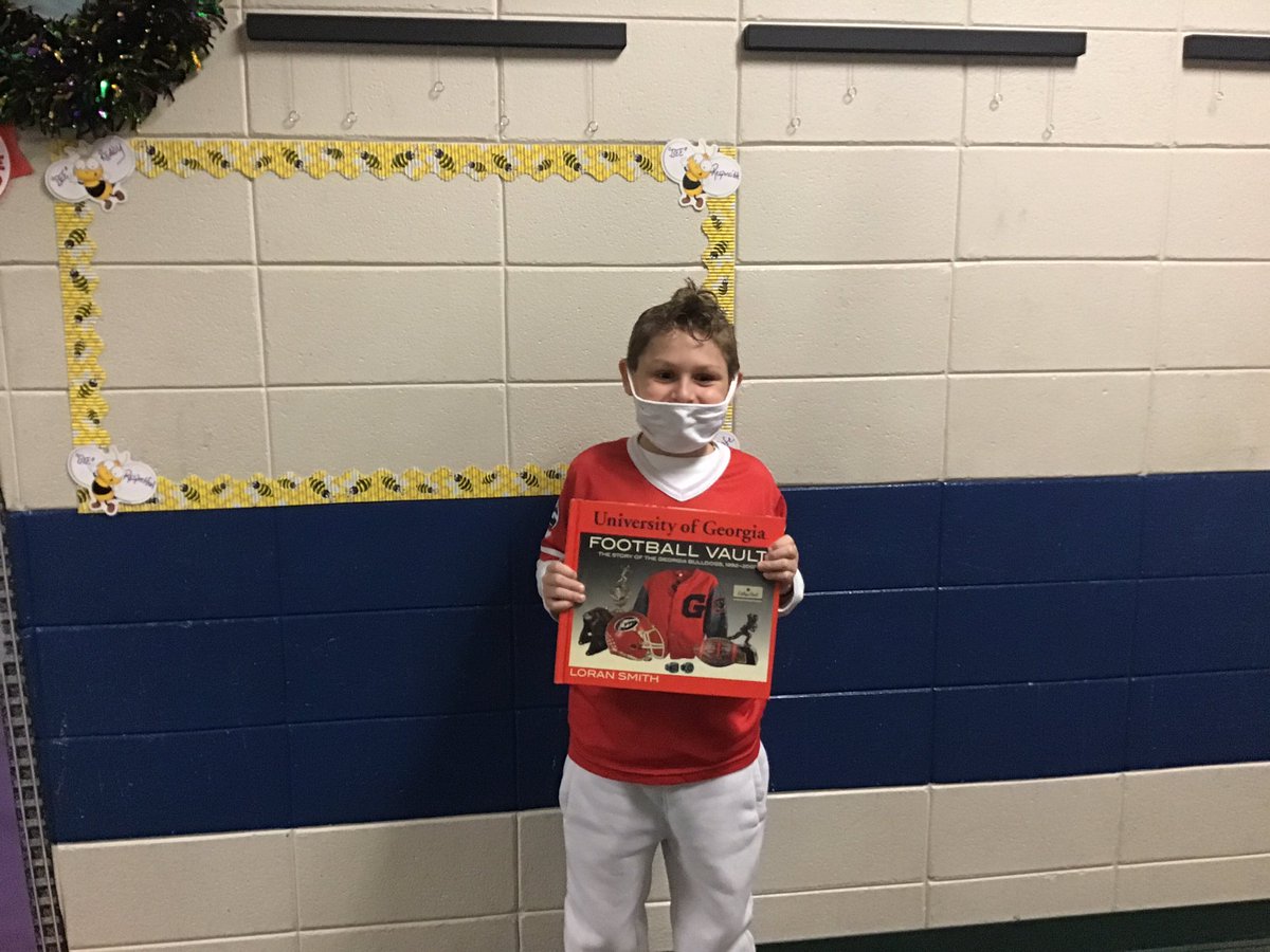 kwallaceles's tweet photo. Book Character Day!!! Everyone did an awesome job!!! @MsMondesirSTEAM @Reading_Liberty @Ckanderson_LCSS @jlee_les https://t.co/1W1KsXYdy9