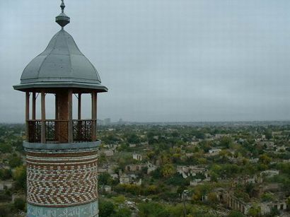 A big day as AZ regains full control of #Aghdam region. The largest town (1989 pop. 27,000) that AZ lost in the first #Karabakh war, Aghdam was captured intact by Armenians in 1993, then everything was stripped, sold off. Only the mosque remained. I'll never forget this view.