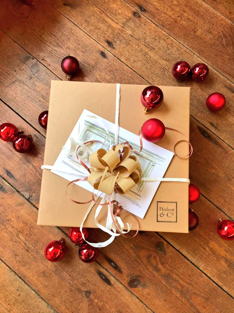 We are currently fullfinng an order for 72 Corporate Hampers to Cambridge ..
We can tailor make any  hamper gift no matter how great or small your budget &amp; team might be.  
Send us a dm for details And we will be happy to help

#LiveWorkLoveNorfolk