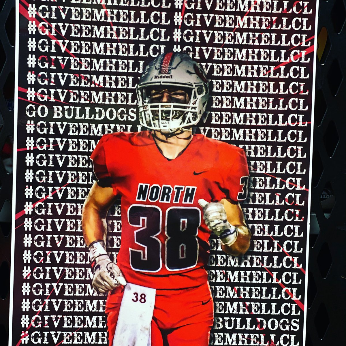 hood_annette's tweet photo. Game Day Baby! 🖤❤️🐾🏈#cantwaittosee38 #giveemhellcl https://t.co/0ur0pO0xLe