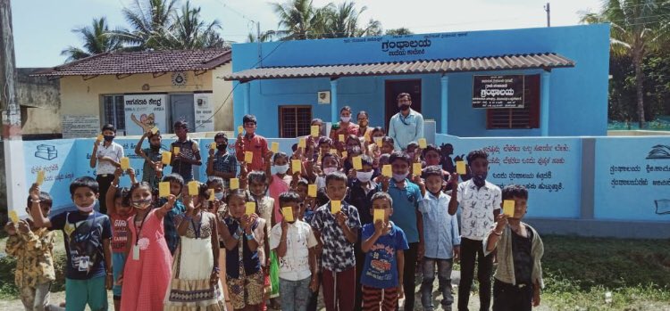 readingkafka's tweet image. These kids are so excited to have their own library cards... Heartwarming. Nagalapura gram panchayat, Chikmaglur. 
#OduvaBelaku 
#rurallibraries 
#readingtolearn