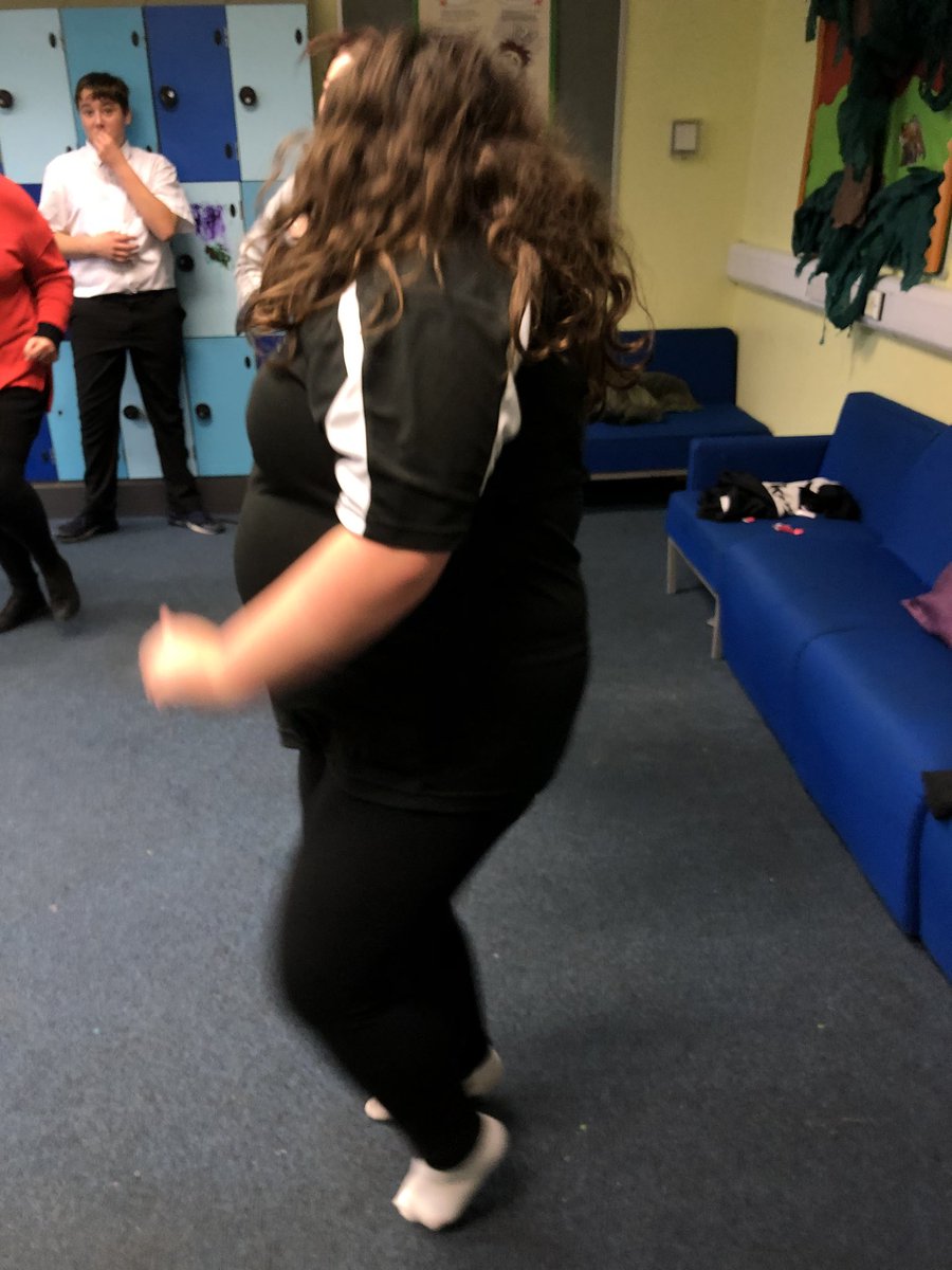 LlanwernSLC's tweet photo. Fun with @thebodycoach. SLC health and well-being day 💪🏼🏃🏽‍♀️ https://t.co/V7aVh4BCkq