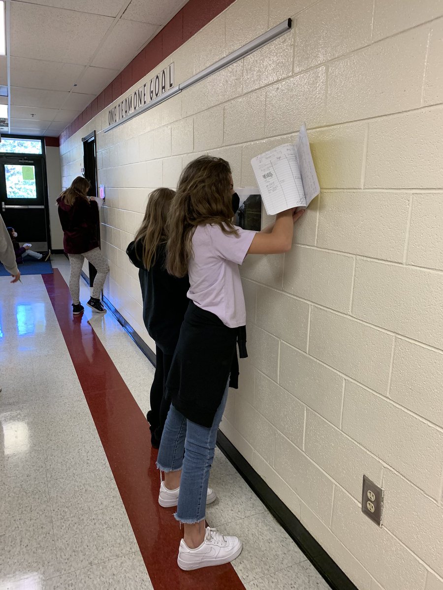 RandiGenesi's tweet photo. Doing a gallery walk today to kick off our next unit with our observations and wonderings! https://t.co/YaUdJ5WC4d
