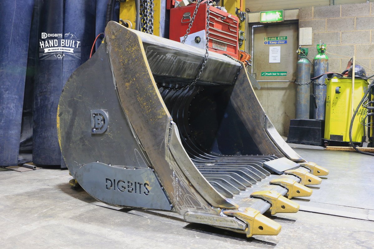 DIG_BITS's tweet photo. Pret a Welder...
...as they probably don't actually say in France. Ever.
20 tonne class Riddle bucket, tacked and ready for welding.
(In Great Britain.)
https://t.co/A9mnkHXXr0
#UKmfg #GBmfg #RiddleBucket https://t.co/9CKb7L6LmF