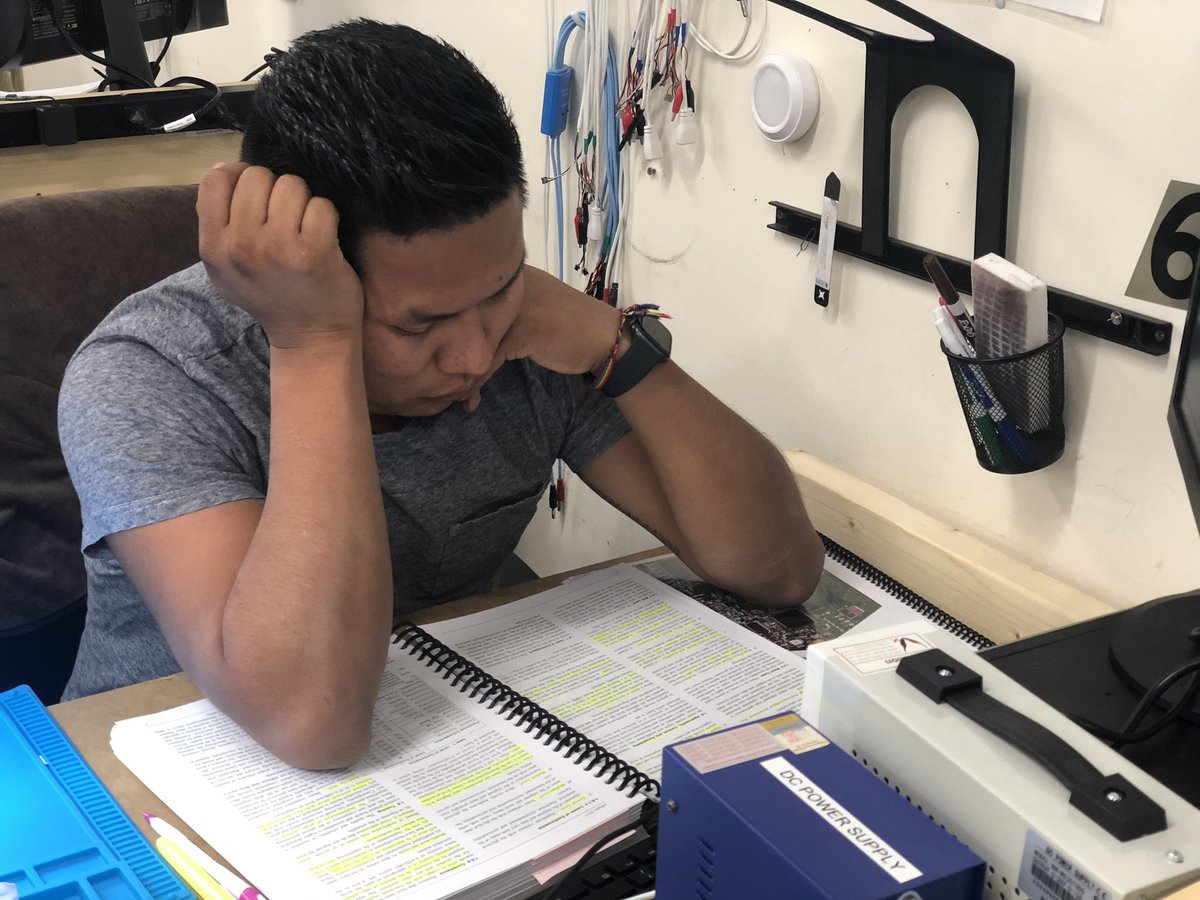 CellBotics's tweet photo. Students of our IPC Micro Soldering Course taking their IPC certification test is class as required by IPC. @cellbotics #cellbotics #cellphonerepairtraining #microsolderingtraining https://t.co/GEWYXc3ATo