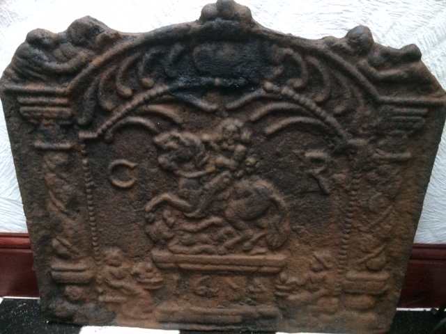 werncottage's tweet photo. @KingCharlesIRTN @BanburyMuseum @VisitBanbury @BanburyBID @banburynews @VisitOxford @maggs912 @1642Author Only just seen this but we also have the very same design of cast iron fireback dated 1644. Found behind a woodburning stove in a house we moved to in 1998. It's very weighty but we loved it and took it with us when we moved again. https://t.co/WVjWBkPmyc