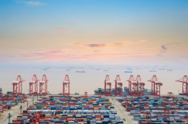MasContainer's tweet photo. Resumen de #Noticias: #Puerto de #Shanghai #imparable / Pablo Morales de #Datasur y #Argentina / #MSC servicio #cherrie / #Internet en #Cuba - https://t.co/JFBM1v1LC9 https://t.co/9Diy34iO4Y