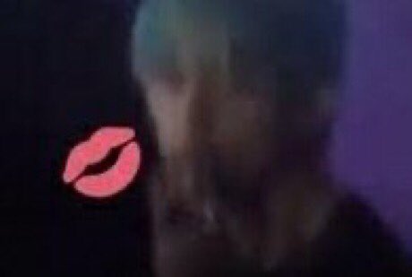 JKRV24's tweet photo. อันนี้คือจุ้บๆก่อนแล้วก็มาให้พี่จองกุกจุ้บต่อ? https://t.co/7rxdohswGG