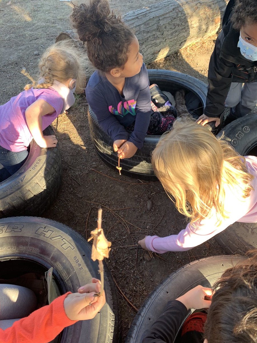 littlestfalcons's tweet photo. 🏕 🔥 roasting marshmallows!! https://t.co/qHLctyZ2qw