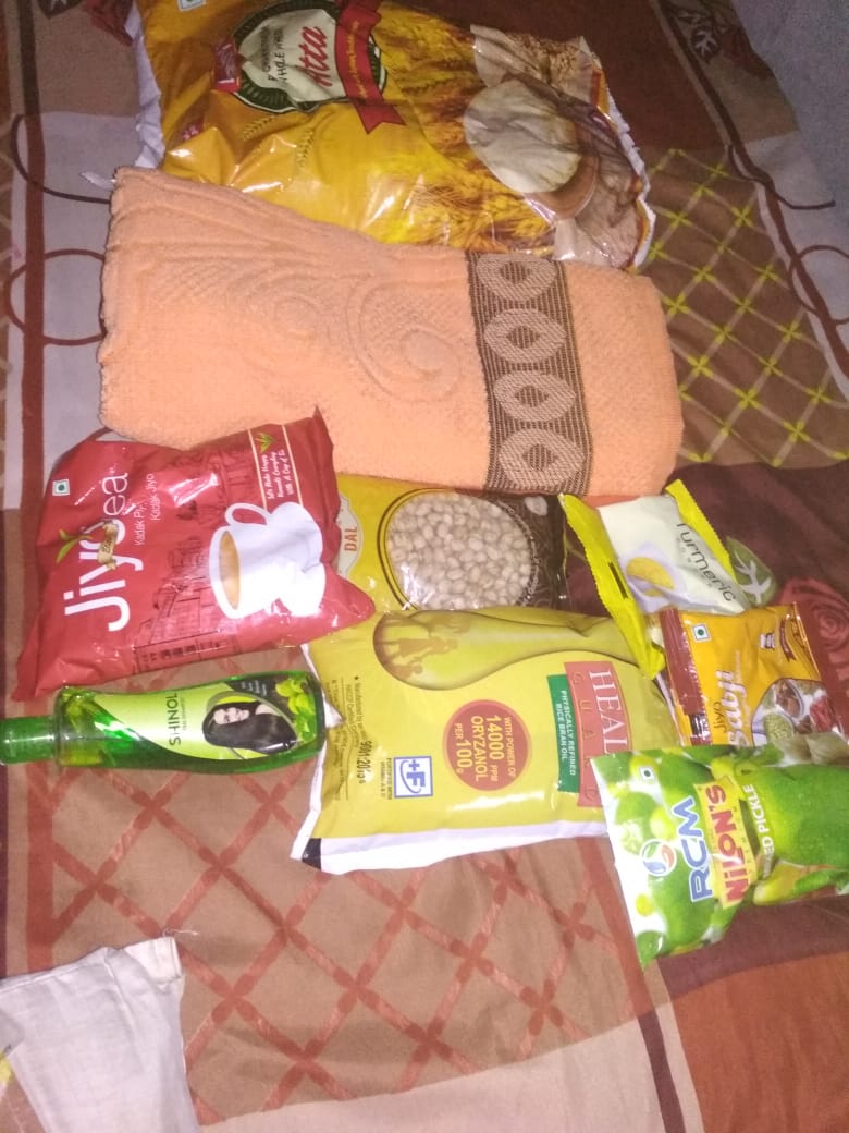 Manishactor2's tweet image. Today we are helping to needy people in up and Varanasi with the help of @Help4All_intl thanku so much I&apos;m proud that I work with you and help people.#actormanish #help4all @SonuSood @PMOIndia @myogiadityanath @mipaltan @NitishKumar @OfficeofUT