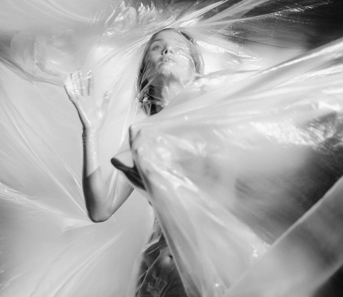 revistauncode's tweet image. REPORTAGEM: moda sustentável: uma tendência pós-pandemia?
cinco mulheres explicam como a indústria da moda -uma das mais poluentes do mundo- pode ser benéfica ao meio ambiente e fazem suas apostas para o pós-pandemia
por laura enchioglo