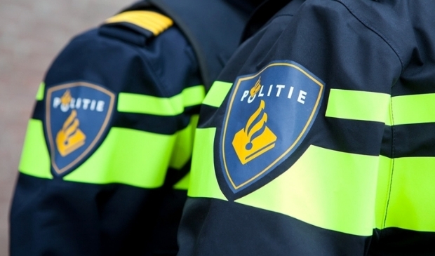 Vrouw geslagen met een speelgoedschep - ..