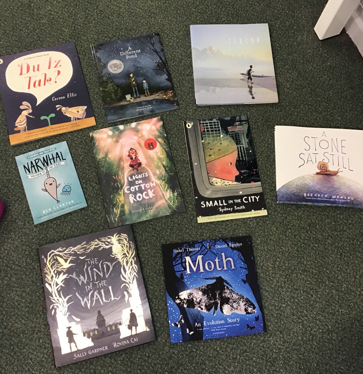 There is nothing nicer than a book delivery! Thank you for this lovely gift sent to school! ❤️ #ReadingRocks #KenilworthBooks @_Reading_Rocks_