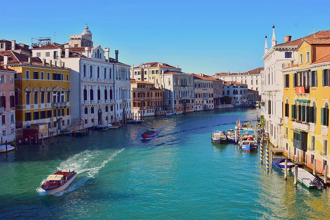 garagesanmarco's tweet photo. Sei spesso a #Venezia per lavoro? Con la nostra Card hai una tariffa agevolata per parcheggiare la tua auto in centro 😉 
Richiedila scrivendoci su https://t.co/qZwsInIkNy https://t.co/cZtyPieBKm