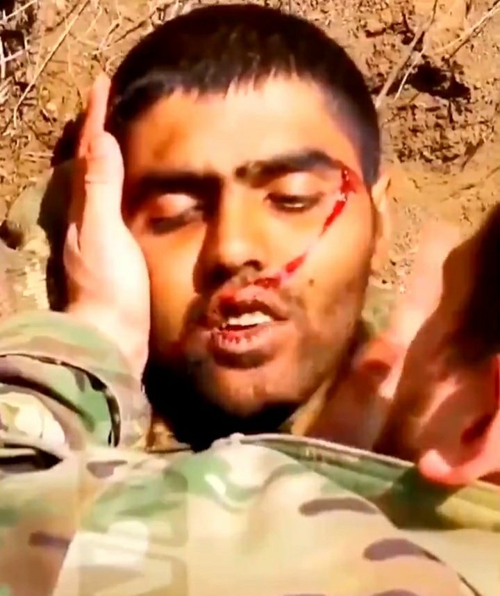 ayselsulthanova's tweet photo. Amin and Bayram are Azerbaijani soldiers and armenians are torturing them right now  
#bringbackAmin #bringbackBayram https://t.co/uI1XMBq1tj
