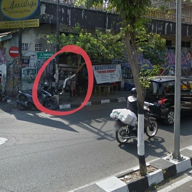 Jogja24Jam's tweet photo. TETAP JUALAN PADAHAL SUDAH 93 TH😭

Yang di Jogja dan mau nyisihin rezekinya boleh bgt bantu mbah ini usianya udah 93th tp masih semangat buat jualan soto ayam di Jl. Mayor Suryotomo (di pojokan, barat jalan, sebelum pertigaan ke Progo, sebelah angkringan) https://t.co/8oEn1HXT5C