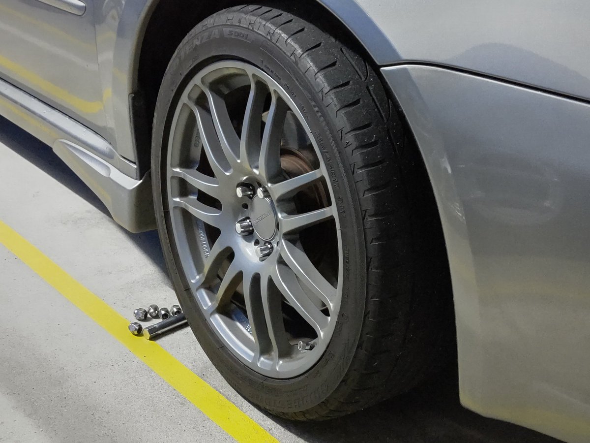 EF200_BRMD's tweet photo. ノーマル戻しは全て完了🔧
2.0iなんで純正は16インチなんだけどブレーキをGT用に換装してるんでホイールも17インチでお別れ👋
#レガシィ
#BL5C https://t.co/ebcC9znprM