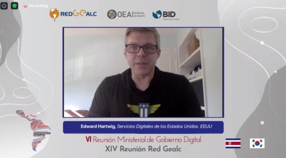 RGealc's tweet photo. En este momento la presentación de #EstadosUnidos a cargo de @EdwardHartwig del @USDS (Us Digital Services) en la #MinisterialGealc2020 de #GobiernoDigital

Siga la última mañana plenaria en https://t.co/wC60zxNtlj https://t.co/8UDMLPDHG4