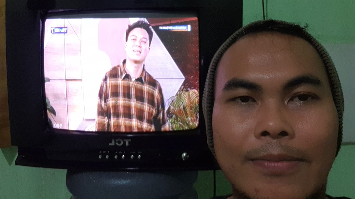 sisulungtoha's tweet photo. @TRANS7 masa kecil yang paling berkesan, ketika pulang sekolah ga langsung pulang ke rumah malahan pada main dingdong di terminal #IndonesiaGiveaway56 https://t.co/kEzTszmvW8